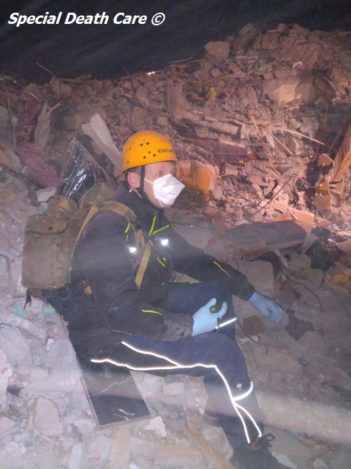 Aardbeving Turkije Special Death Care