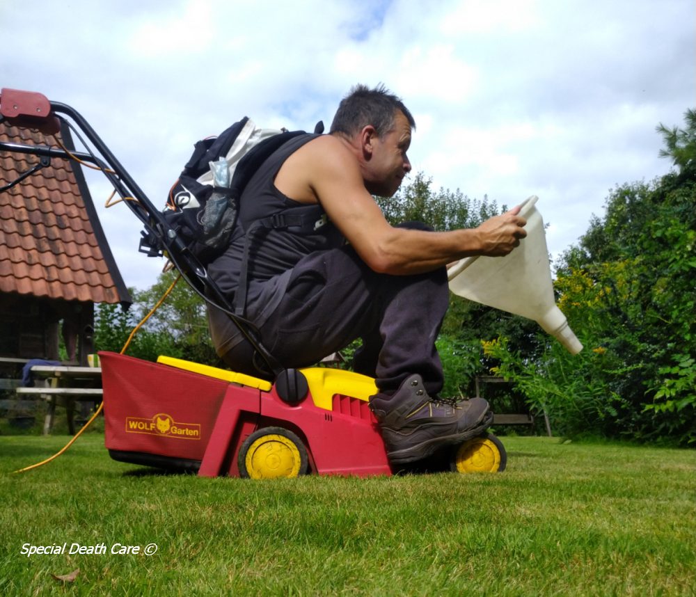 Van lijkwagen naar grasmachine