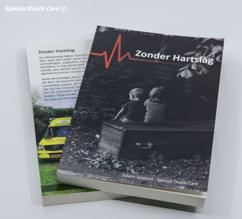 Edwin Spieard - Special Death Care, Edwin Spieard - Special Death Care, Airbrush Special Death Care, Wagens Special Death Care, voomalig ambu, voormalig ambulance, special death care, klinische lessen, postmortale zorg, thanatopraxie, buikpunctie, airbrush, vervoer, pacemaker, reconstructie, reconstructies, camouflage, camouflage cursus, airbrush cursus, presentaties, presentatie altijd werken in emotie, boeken, boek alrijd werken in emotie, boek als de dood begint te ruiken, boek zonder hartslag, aardbeving turkije, humanitaire hulp, death care germany, bodyseal, beladen presentatie, embalmer, specialistische postmortale zorg, Edwin spieard, Geert Teis, presentatie geert teis, uitverkochte zaal geert teis